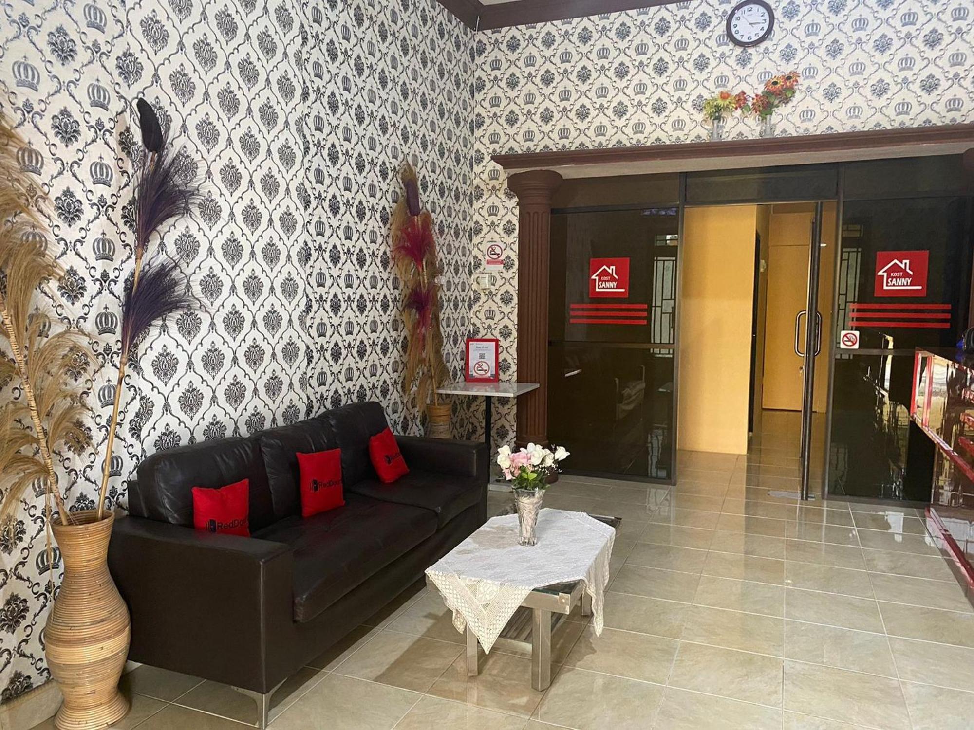 Reddoorz @ Jalan Padat Karya Prabumulih Perabumulih Ngoại thất bức ảnh